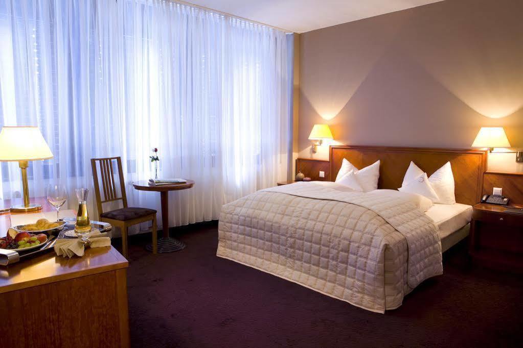 Ross Hotel Stuttgart Extérieur photo